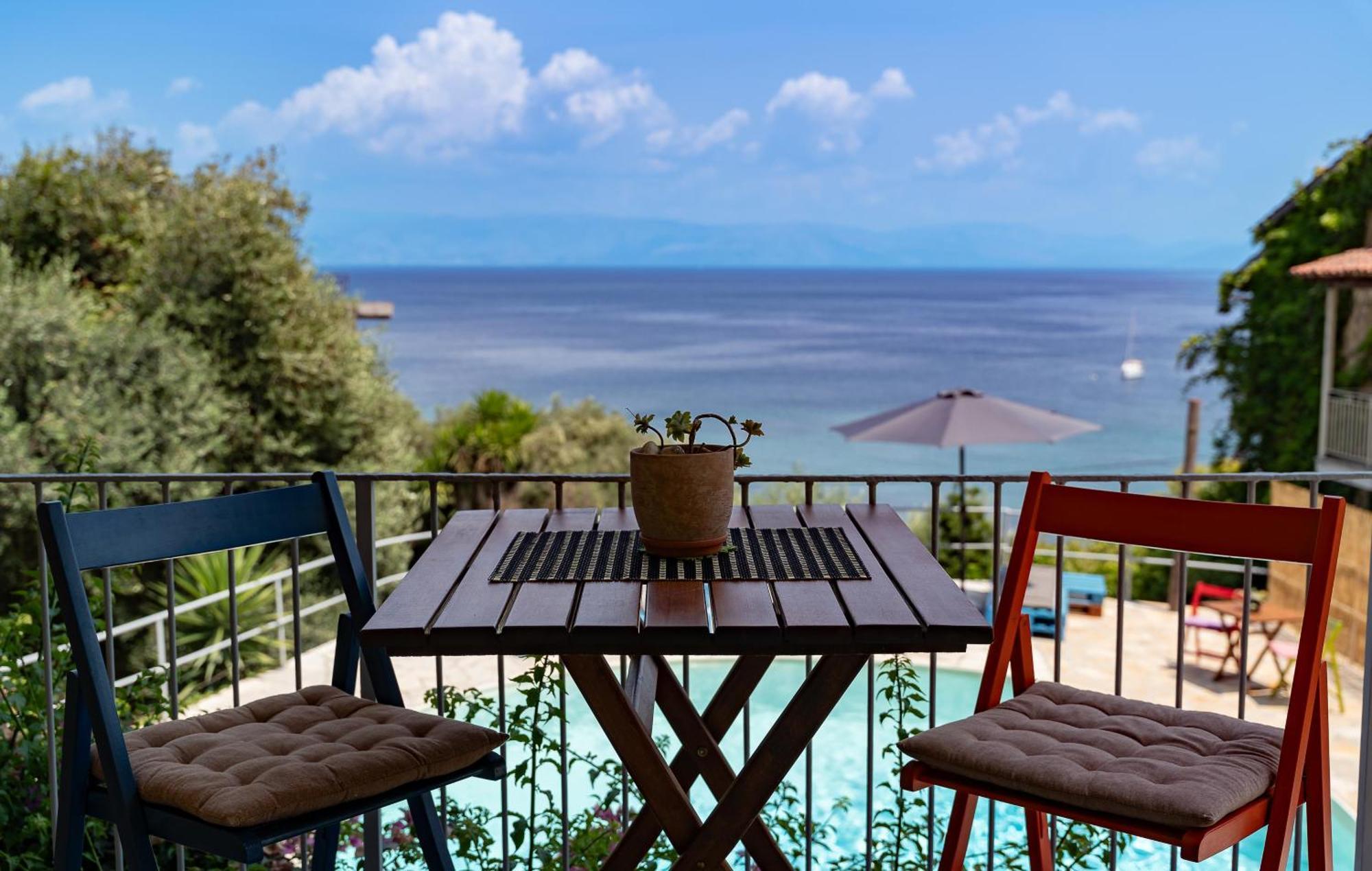 Antares Boutique Guesthouse Perama  Eksteriør billede