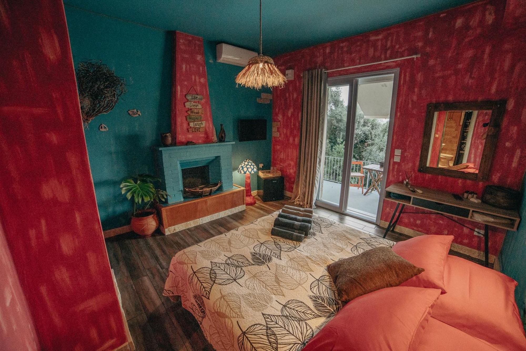Antares Boutique Guesthouse Perama  Eksteriør billede