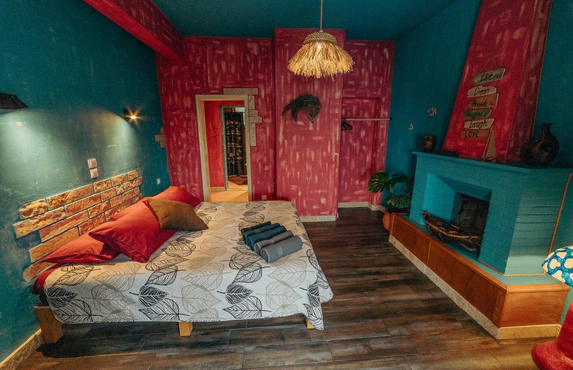 Antares Boutique Guesthouse Perama  Eksteriør billede