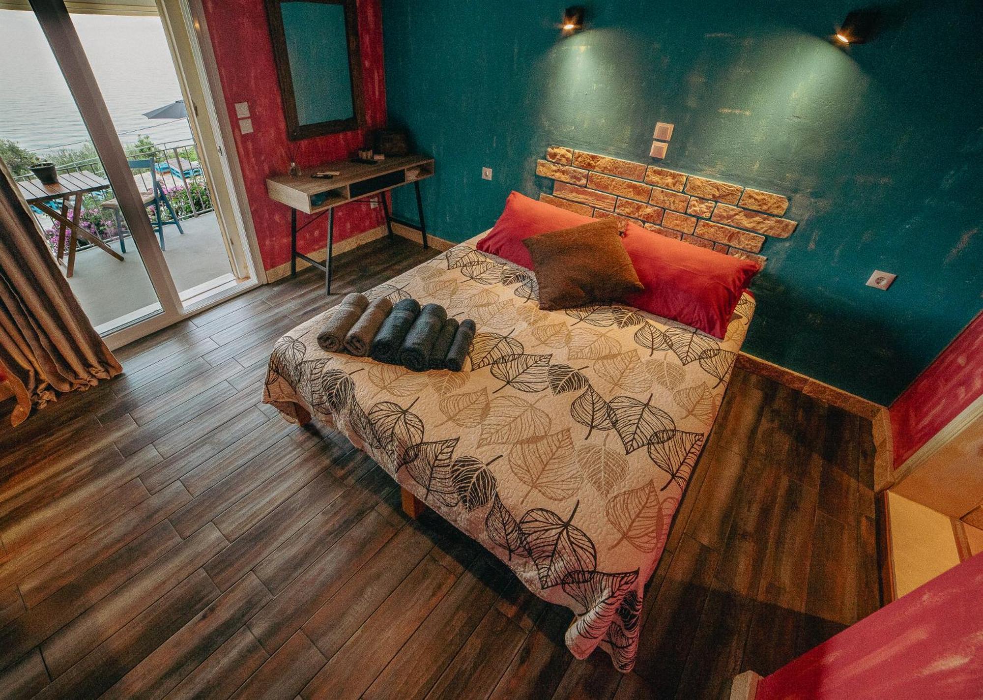 Antares Boutique Guesthouse Perama  Eksteriør billede