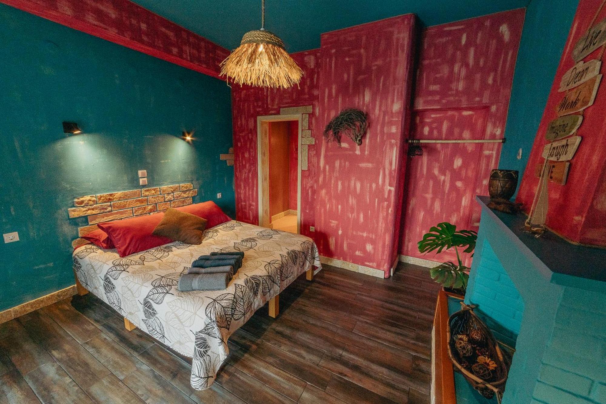 Antares Boutique Guesthouse Perama  Eksteriør billede